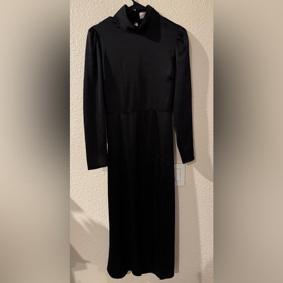 Aritzia Dresses & Skirts - Aritzia Wilfred Elegant Black Long Sleeve Dress
